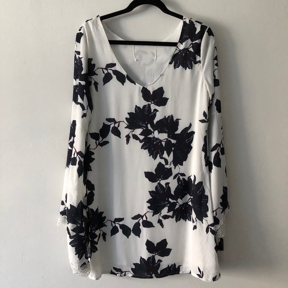 NEW FREE PEOPLE Coachella wanderer bell sleeve - Picture 4 of 5